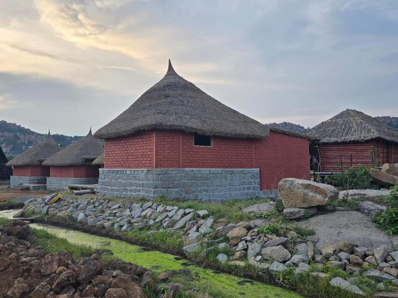 Golden Chariot Resort Hampi Dış mekan fotoğraf